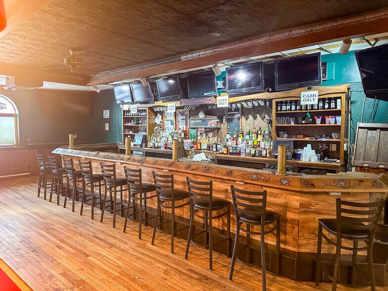 More Photos Of 10350 S Western Ave, Chicago Bar For Sale