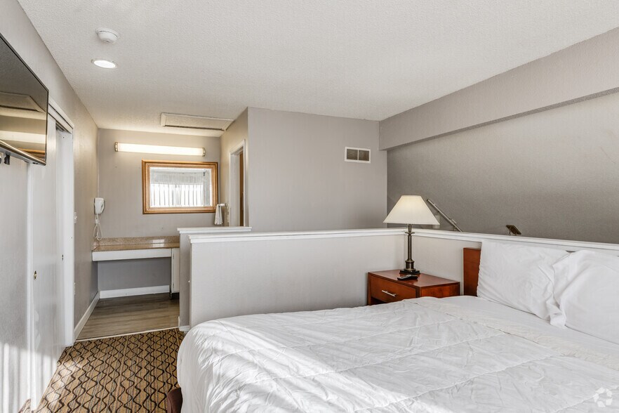 More Photos Of 4919 Lima Rd, Fort Wayne Hotel For Sale