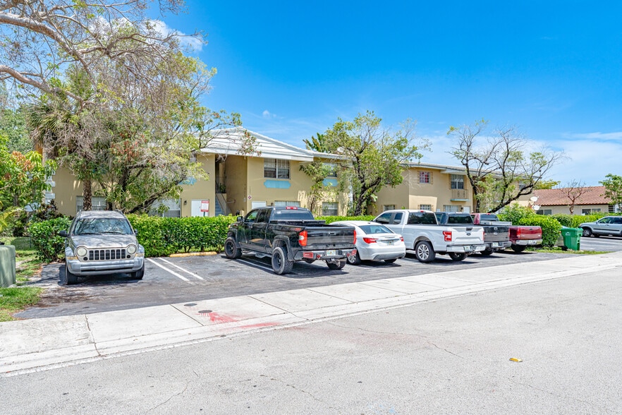 More Photos Of 7523-7525 NW 44th Ct, Coral Springs Apartments For Sale