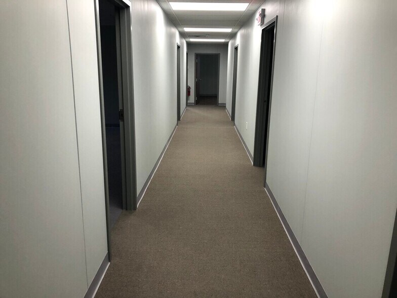 More Photos Of 252-262 Depot Rd, Milford Light Distribution For Lease