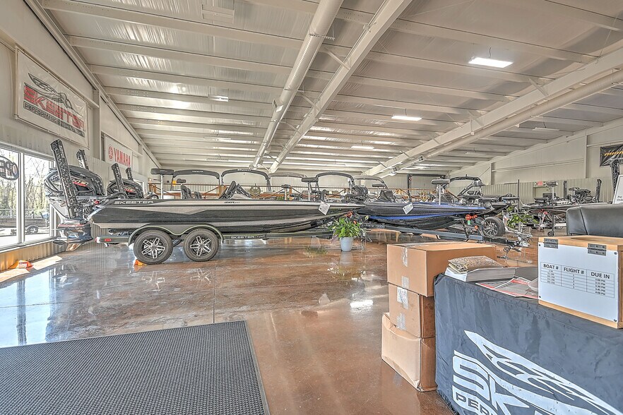 More Photos Of 2905 Cherokee Park Rd, Morristown Auto Dealership For Sale