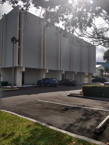 More Photos Of 5353 N Federal Hwy, Fort Lauderdale Medical For Lease