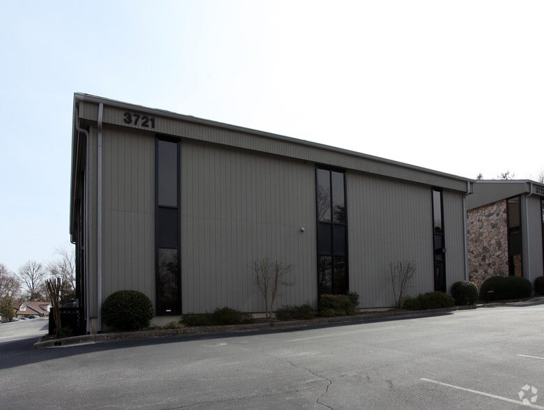 More Photos Of 3721 W Market St, Greensboro Office For Lease