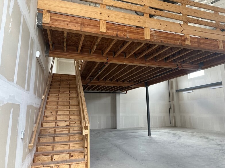 More Photos Of 1009 RM-620, Lakeway Specialty For Sale