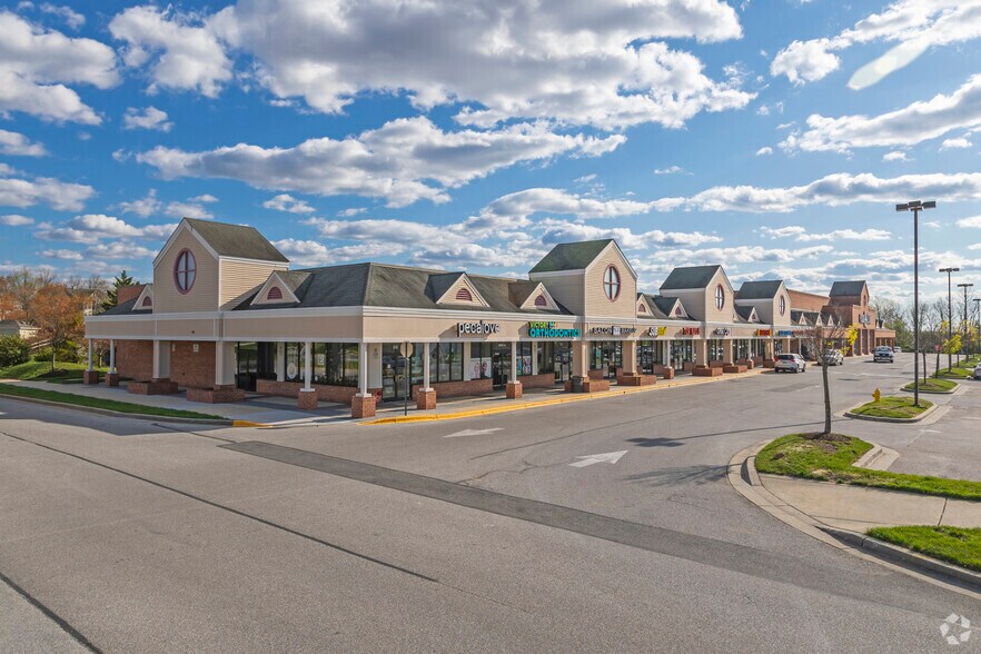 More Photos Of 8761-8779 Piney Orchard Pky, Odenton Freestanding For Lease