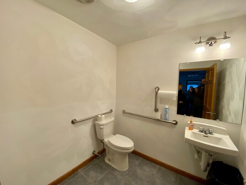 More Photos Of 16888 State Route 706, Montrose Medical For Lease