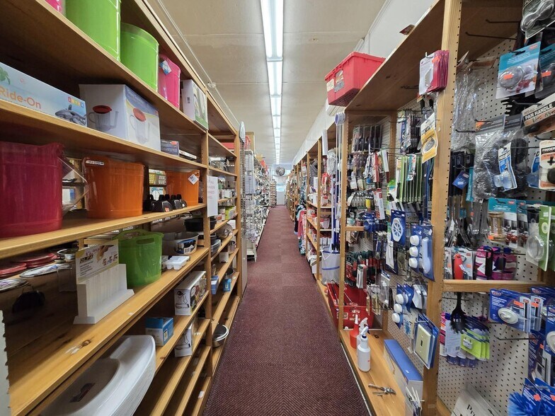 More Photos Of 631 Main St, Chatham Storefront For Lease