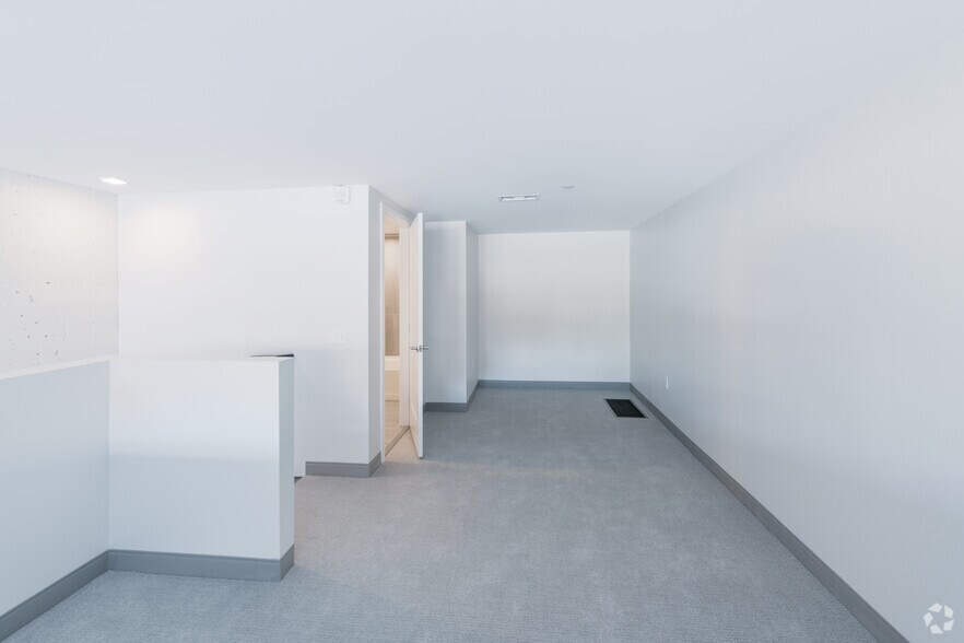 More Photos Of 125 Clifford St, Providence Apartments For Lease
