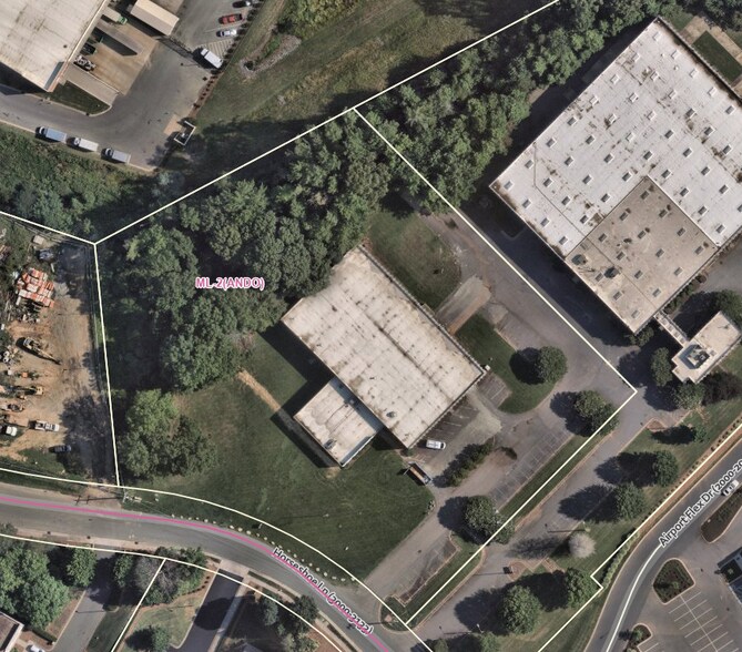 More Photos Of 3030 Horseshoe Ln, Charlotte Warehouse For Lease