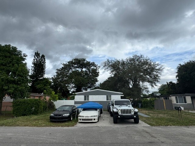 More Photos Of 6351 Hayes St, Hollywood Multifamily For Sale