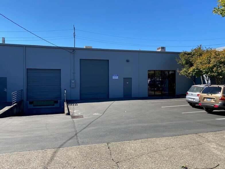 More Photos Of 2502-2530 SE 8th Ave, Portland Warehouse For Lease