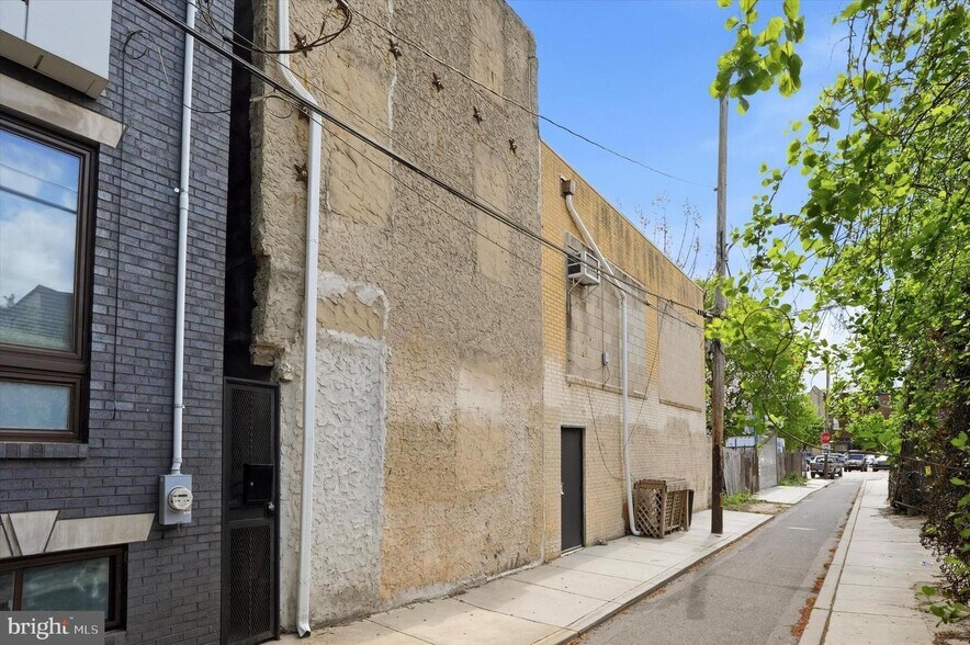 More Photos Of 2124-2132 E Arizona St, Philadelphia Warehouse For Sale