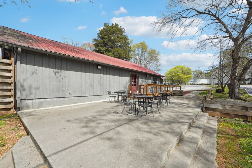 More Photos Of 100 Covered Bridge Rd, Euharlee Restaurant For Sale