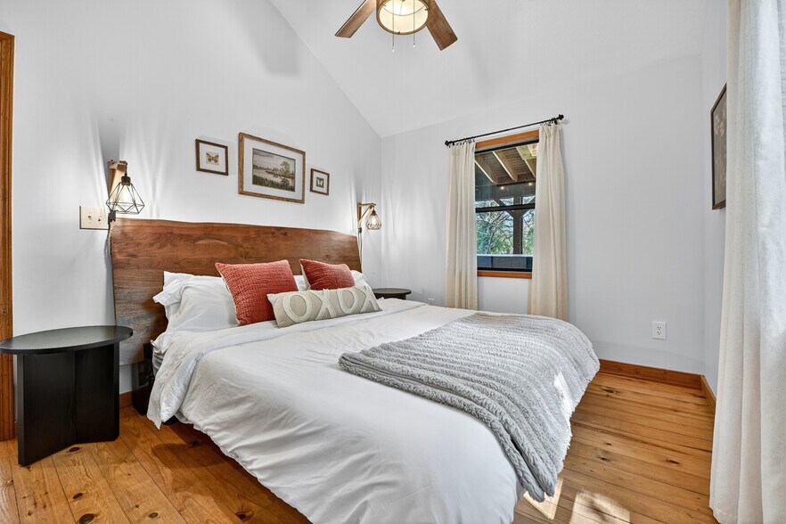 More Photos Of 77 Alpine Way, Blairsville Hotel For Sale