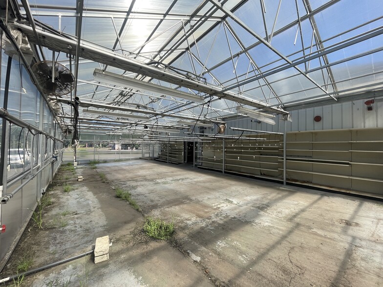 More Photos Of 11 Whitewood Ln, North Branford Garden Center For Sale