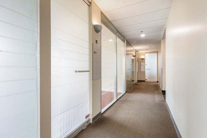 More Photos Of 938 Howe St, Vancouver Office For Sale