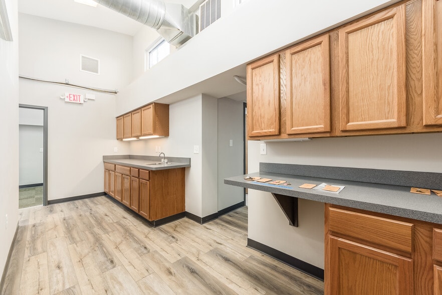 More Photos Of 1251 W Broad St, Columbus Storefront Retail Office For Sale