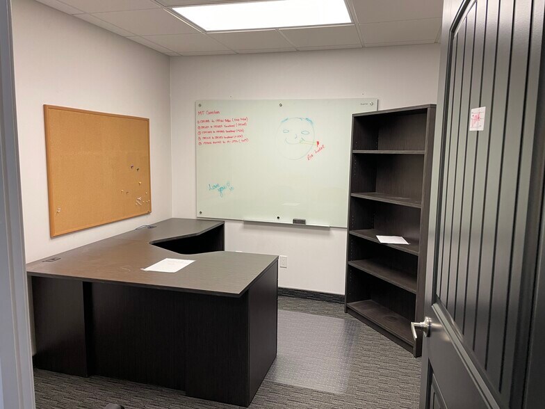 More Photos Of 10920 84 Ave, Grande Prairie Office For Sale