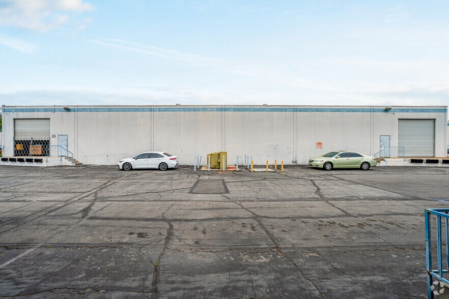 More Photos Of 5061 Brooks St, Montclair Warehouse For Lease