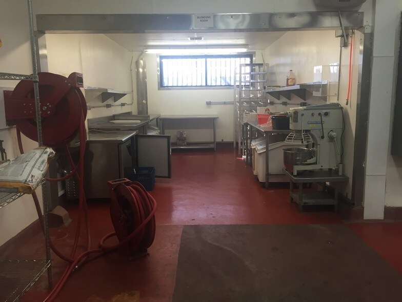 More Photos Of 446 S Towne Ave, Los Angeles Food Processing For Lease