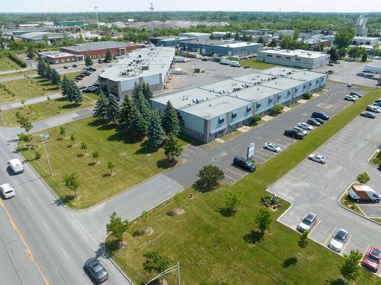 More Photos Of 3600 Boul Matte, Brossard Distribution For Lease