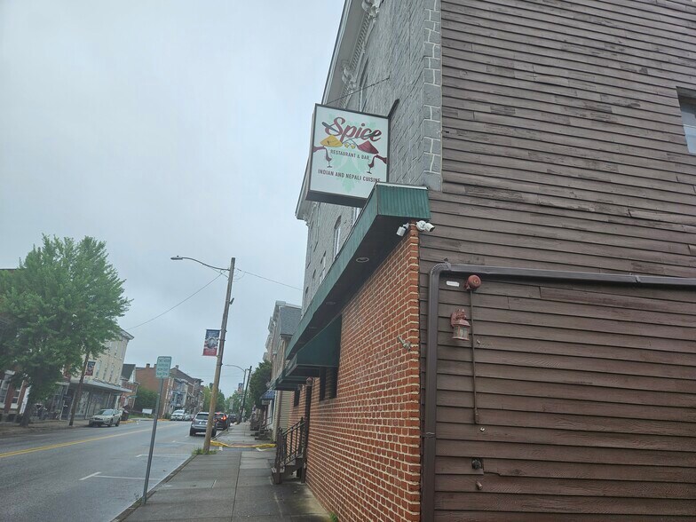 More Photos Of 125 W Main St, Mechanicsburg Restaurant For Sale