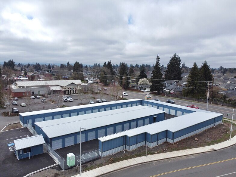 More Photos Of 68 Oroyan Ave, Eugene Self Storage For Sale