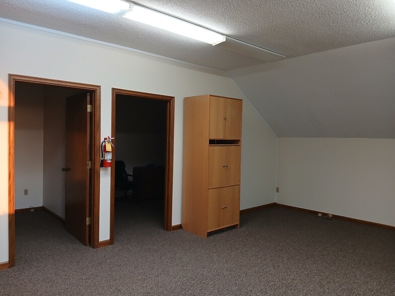 More Photos Of 1001 Eastwind Dr, Westerville Office For Lease