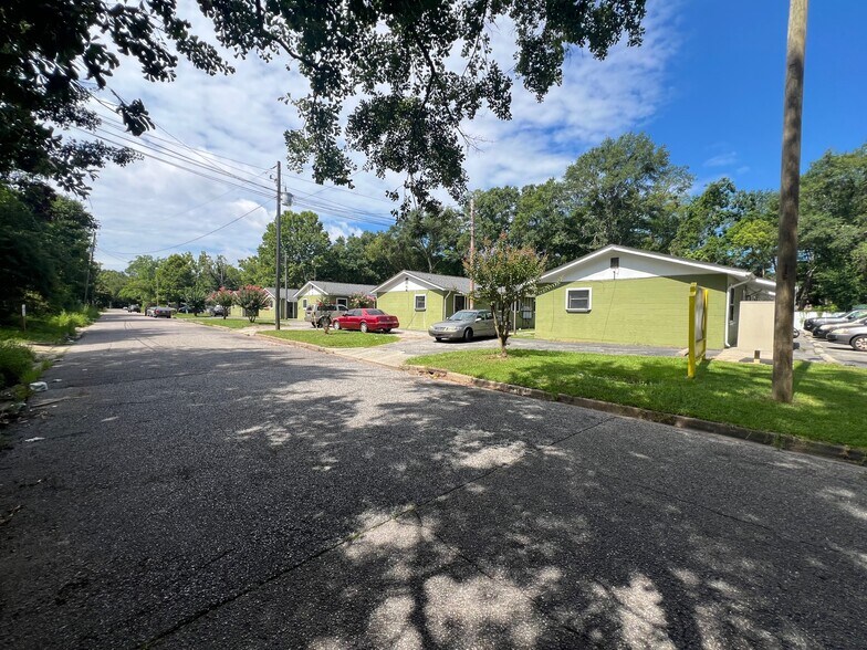 More Photos Of 1763 Old Canal St, Mobile Apartments For Sale