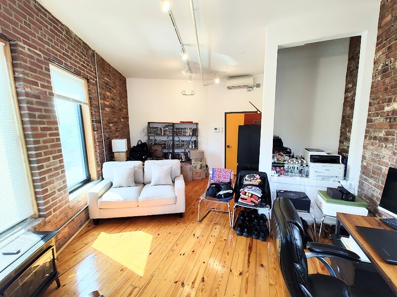 More Photos Of 1-11 Gem St, Brooklyn Office For Lease