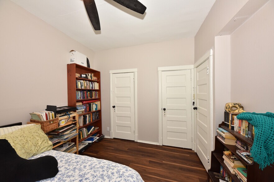 More Photos Of 1816 E Kane Pl, Milwaukee Apartments For Sale