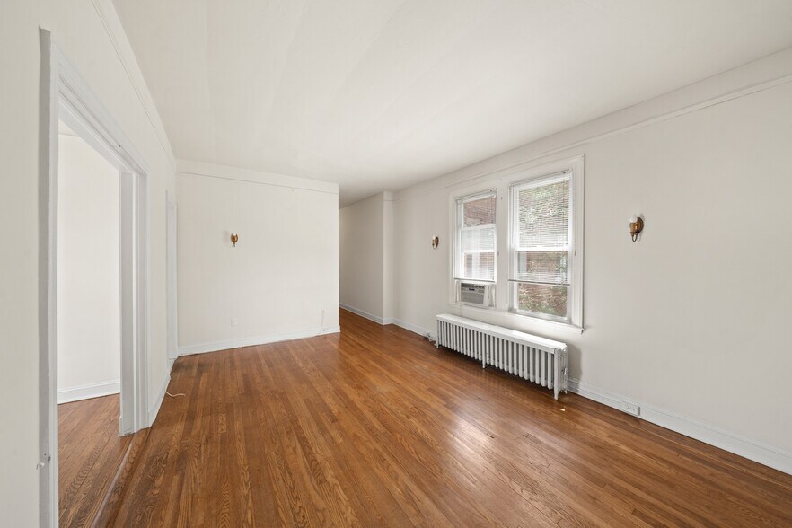 More Photos Of 300A E University Pky, Baltimore Apartments For Sale