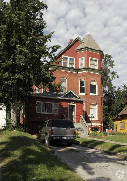 More Photos Of 1018 S 31st St, Omaha Apartments For Sale