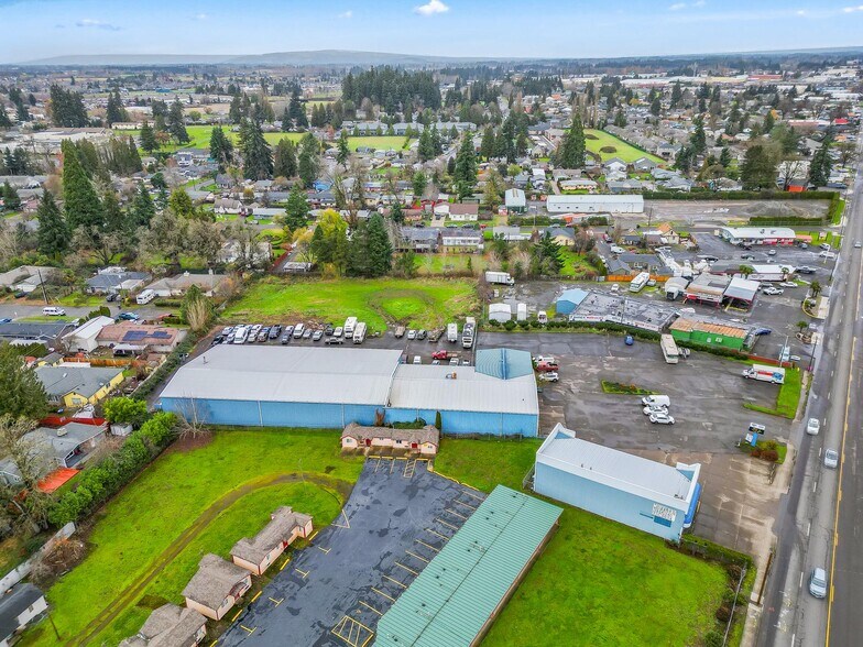 More Photos Of 555 N Pacific Hwy, Woodburn Auto Repair For Sale