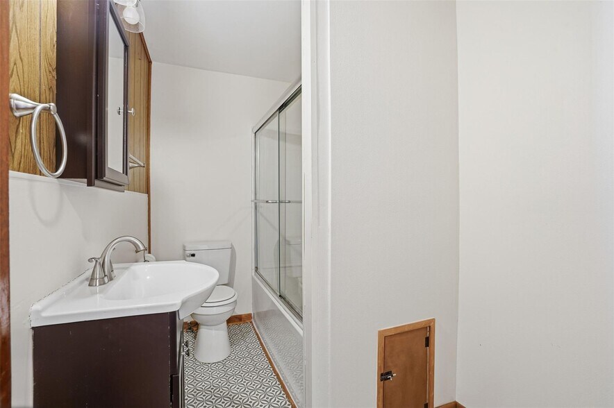 More Photos Of 321 W Highway 199, Springtown Office For Sale