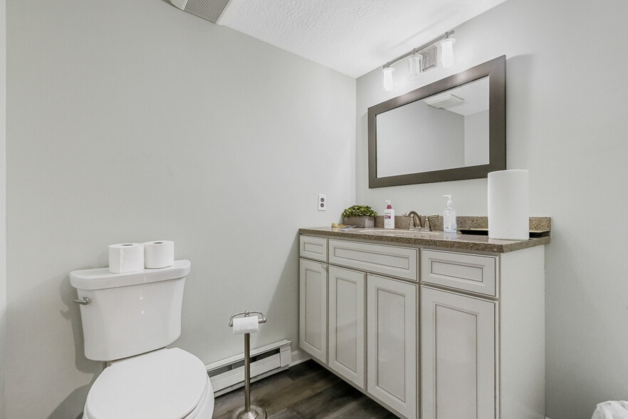 More Photos Of 13390 Ravenna Ave NE, Hartville Flex For Sale