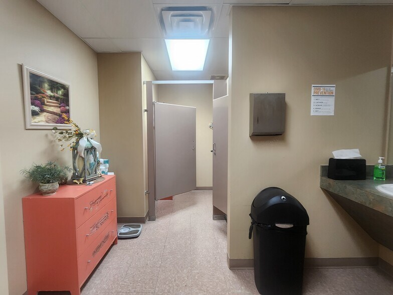 More Photos Of 6950 S Utica Ave, Tulsa Office For Sale