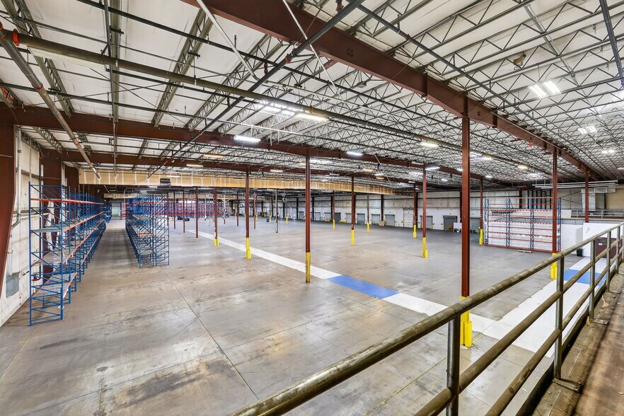 More Photos Of 12745 Earhart Ave, Auburn Distribution For Lease