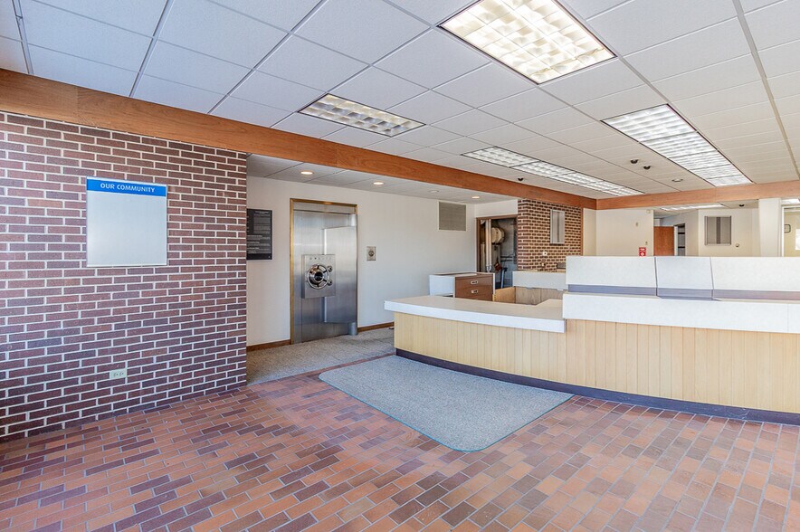 More Photos Of 132 E Main St, Hortonville Bank For Sale