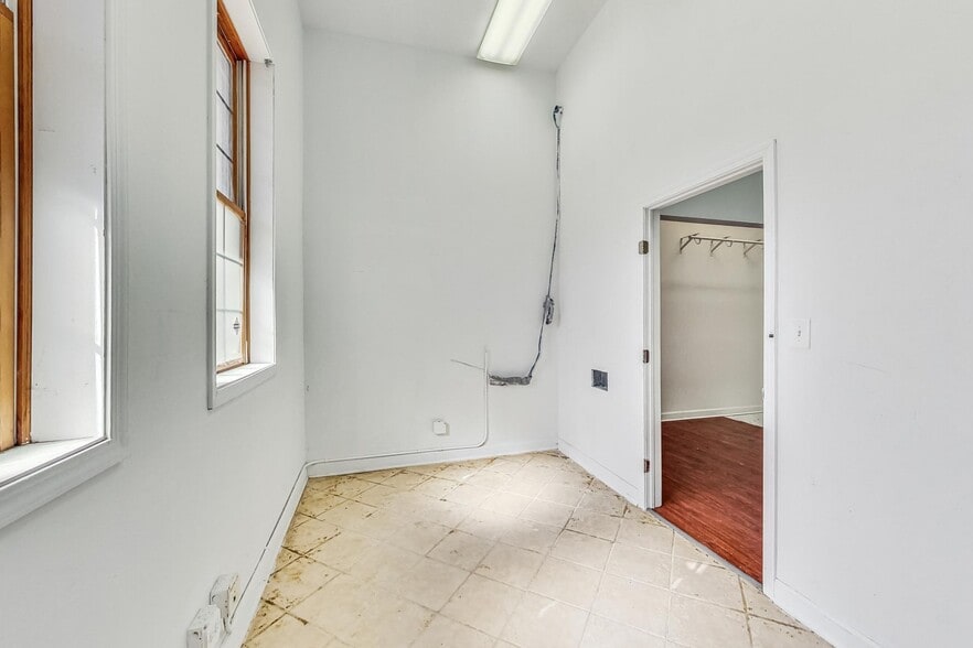 More Photos Of 2650 N Halsted St, Chicago Storefront Retail Residential For Lease
