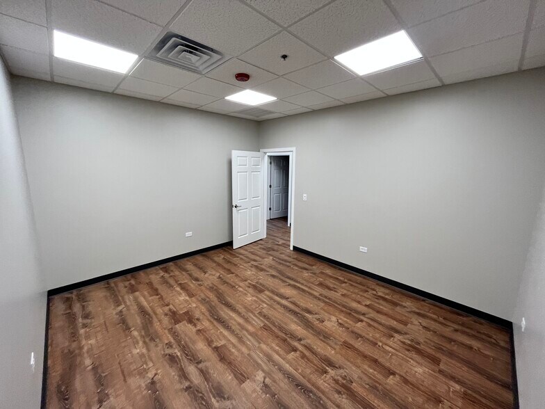 More Photos Of 113 Main St, Oswego Medical For Lease