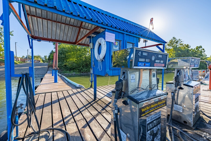 More Photos Of 7405 Forbes Rd, Cincinnati Marina For Sale
