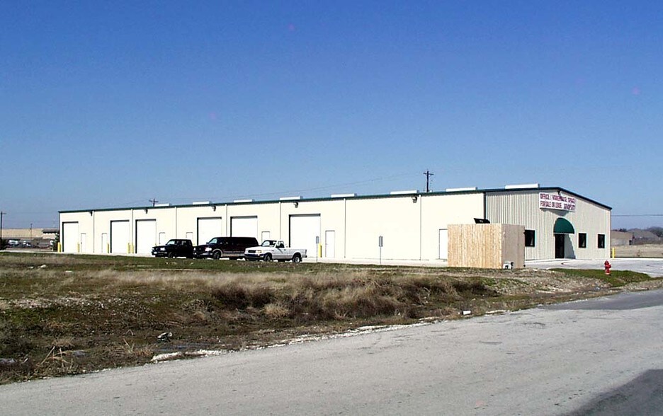 More Photos Of 5940 Kroger Dr, Fort Worth Warehouse For Lease