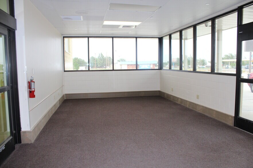 More Photos Of 908 NW 6th St, Tulia Freestanding For Sale