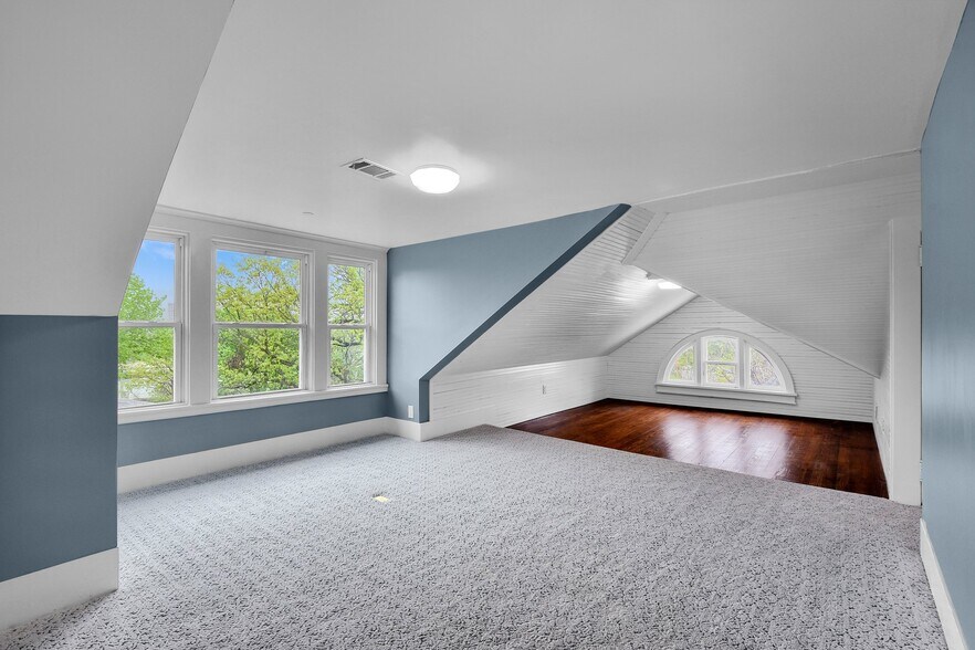 More Photos Of 511 S Travis St, Sherman Office For Sale