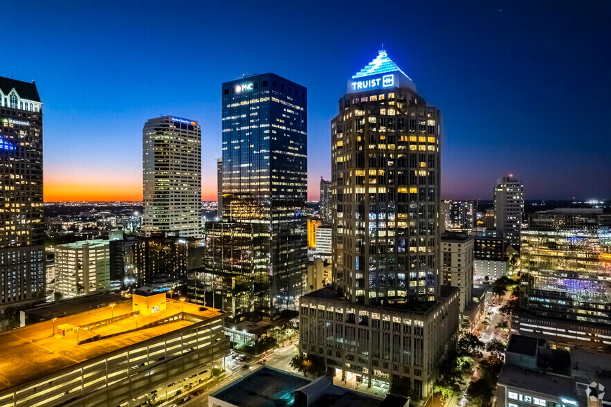 More Photos Of 401 E Jackson St, Tampa Coworking Space