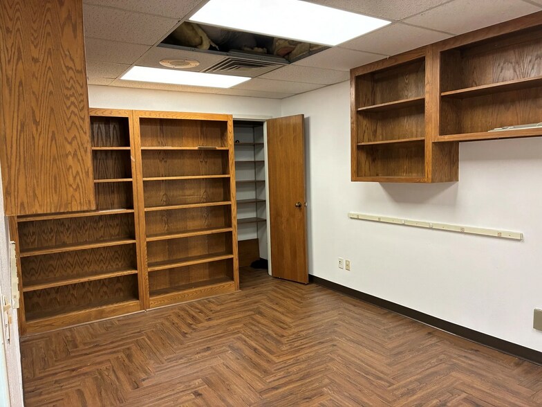 More Photos Of 937 SW 89th St, Oklahoma City Medical For Sale
