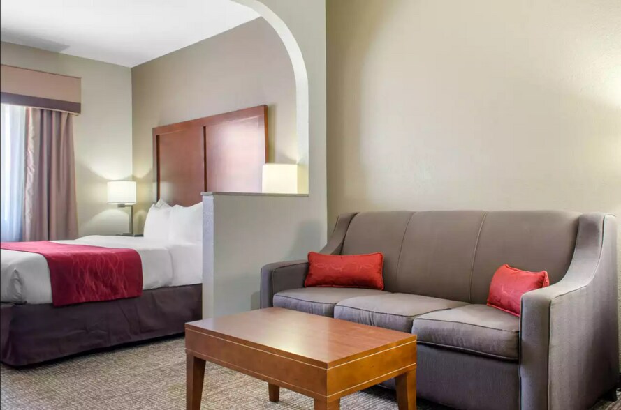 More Photos Of 30 Louis Prima Dr, Covington Hotel For Sale