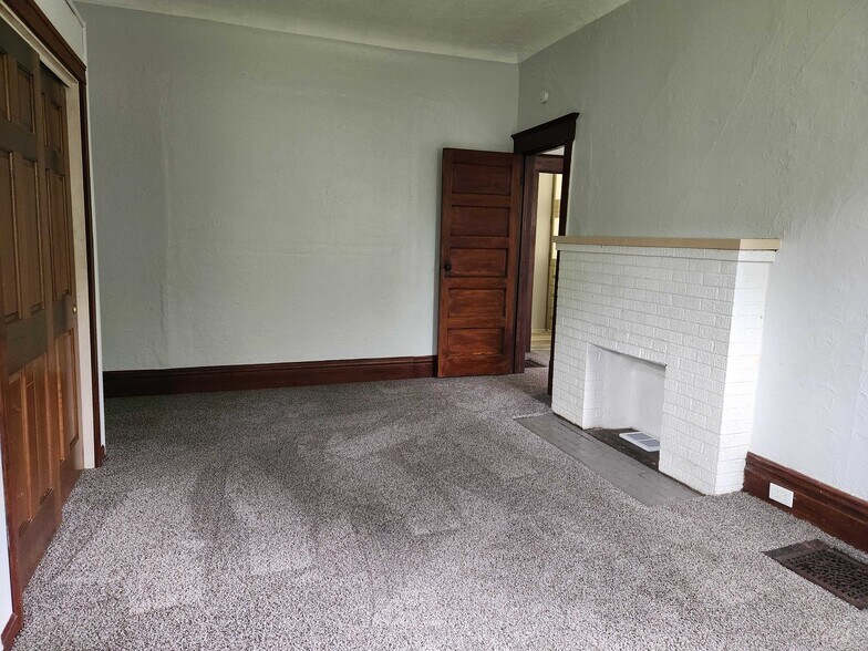 More Photos Of 18 5th St NE, Massillon Apartments For Sale