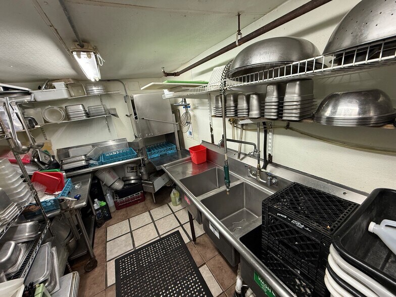 More Photos Of 210 Cedar St, St Charles Restaurant For Lease